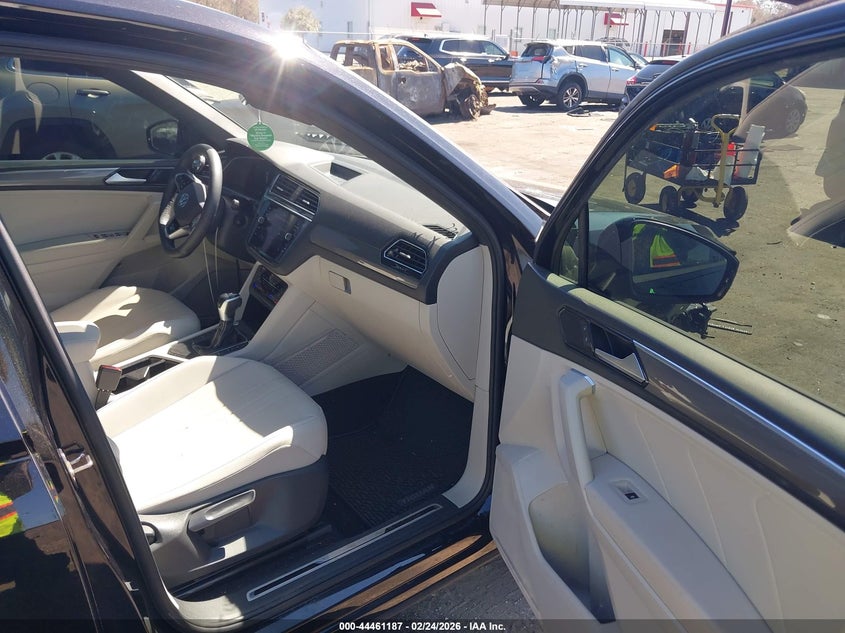 2022 Volkswagen Tiguan 2.0T Se R-Line Black