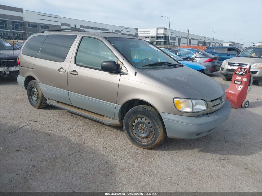 1998 Toyota Sienna Le