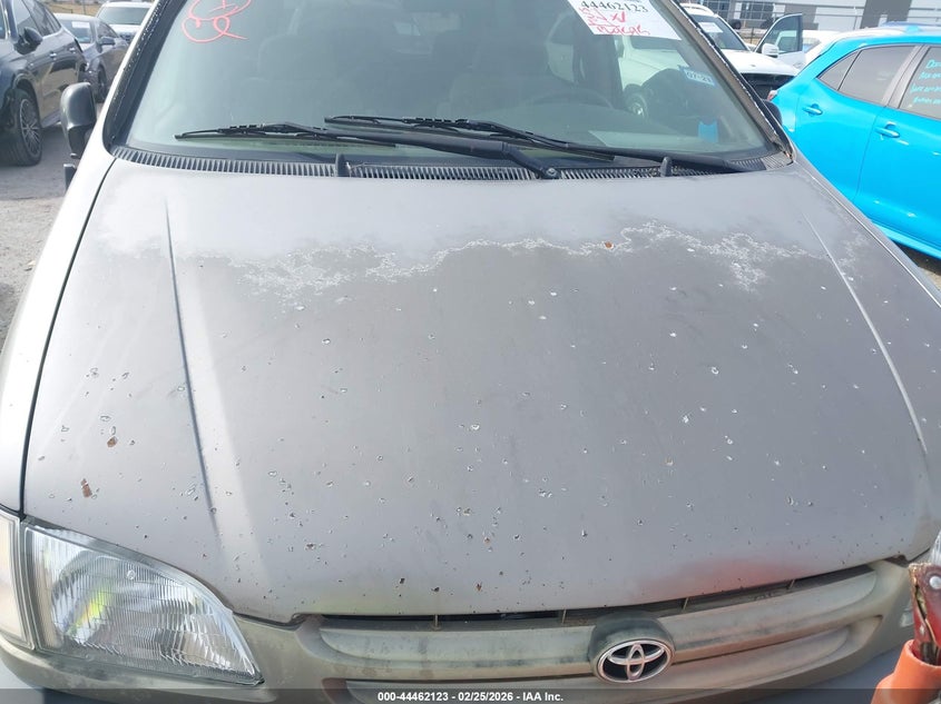 1998 Toyota Sienna Le VIN: 4T3ZF13C0WU076176 Lot: 44462123