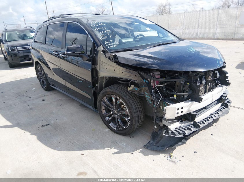 2024 Toyota Sienna Xse