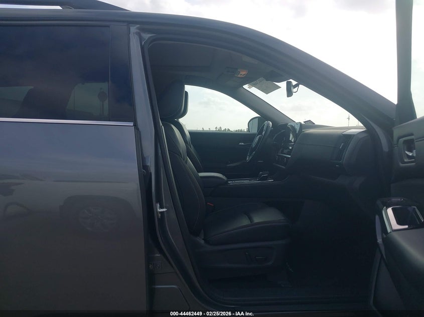 2022 Nissan Pathfinder Sl 2Wd