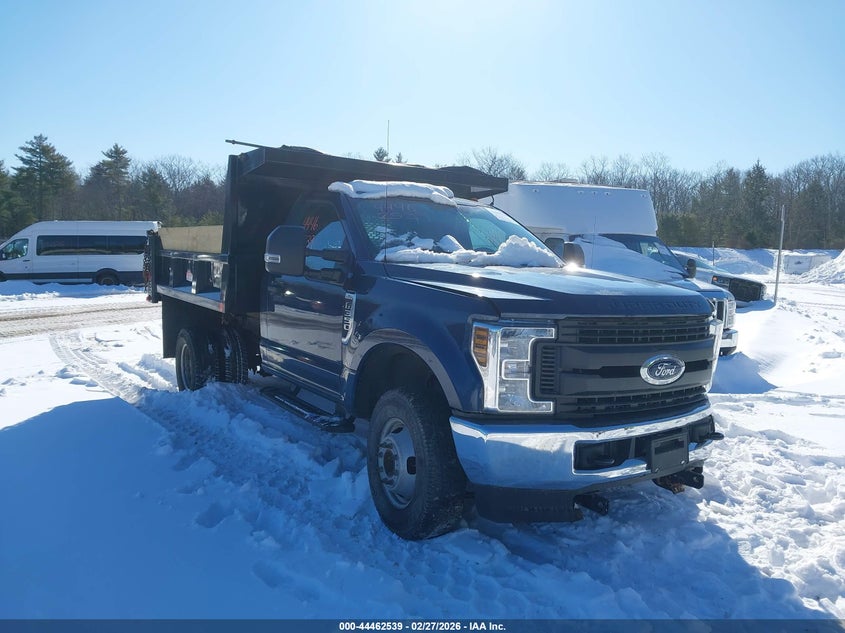 2019 FORD F-350 CHASSIS XL