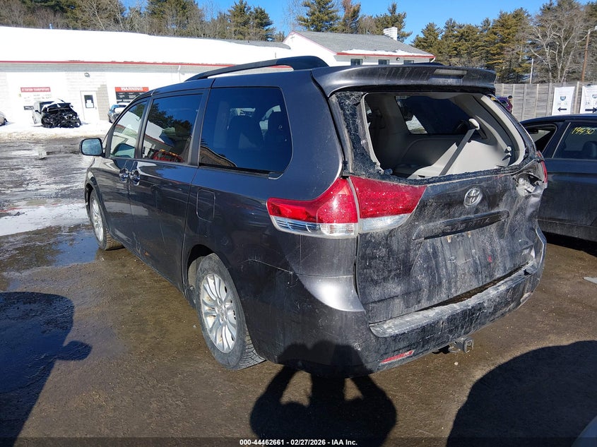 2012 Toyota Sienna Xle V6 8 Passenger