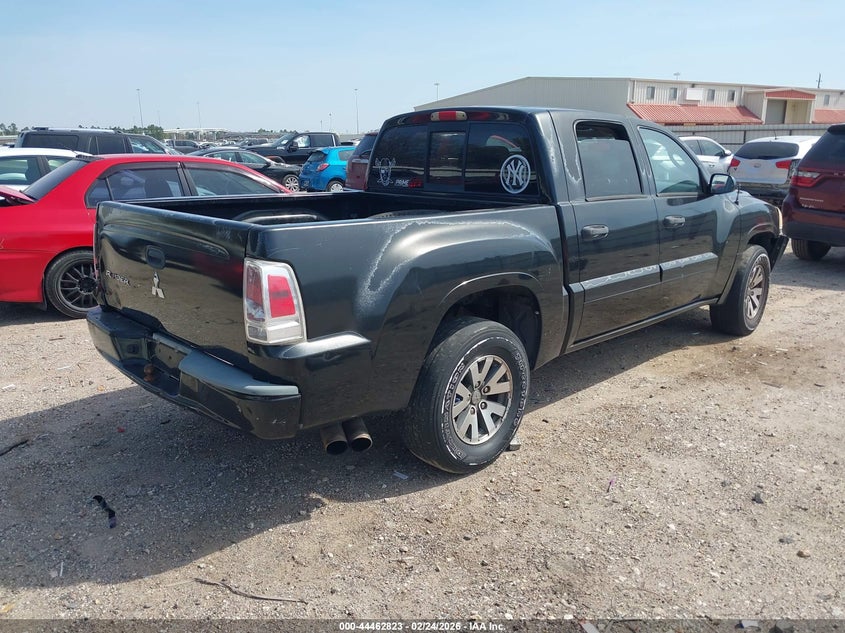 2008 Mitsubishi Raider Ls