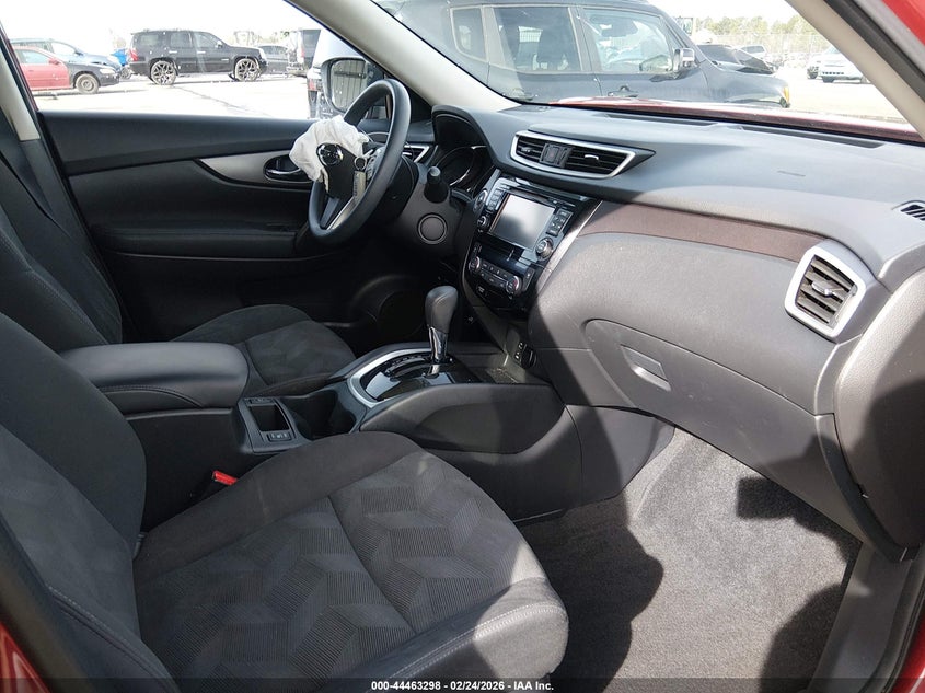 2016 Nissan Rogue Sv