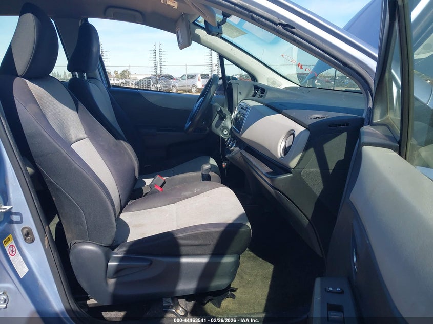 2013 Toyota Yaris Le