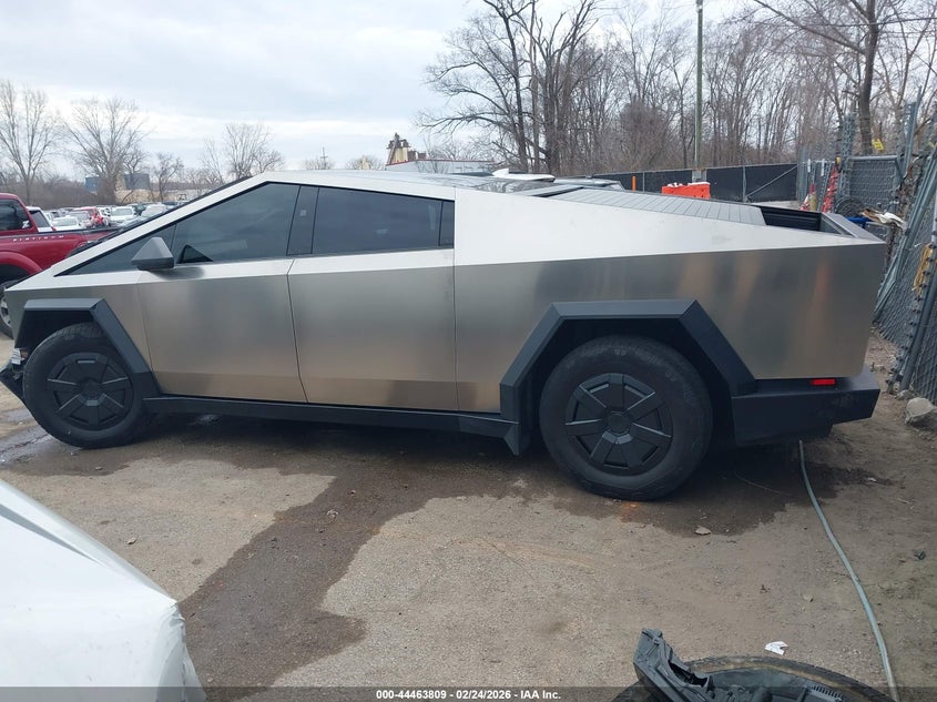 2025 Tesla Cybertruck All-Wheel Drive VIN: 7G2CEHED6SA070884 Lot: 44463809