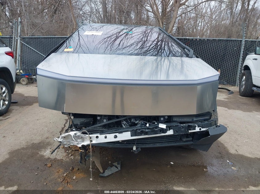 2025 Tesla Cybertruck All-Wheel Drive VIN: 7G2CEHED6SA070884 Lot: 44463809