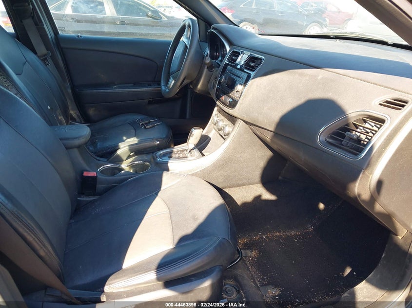 2012 Chrysler 200 Touring