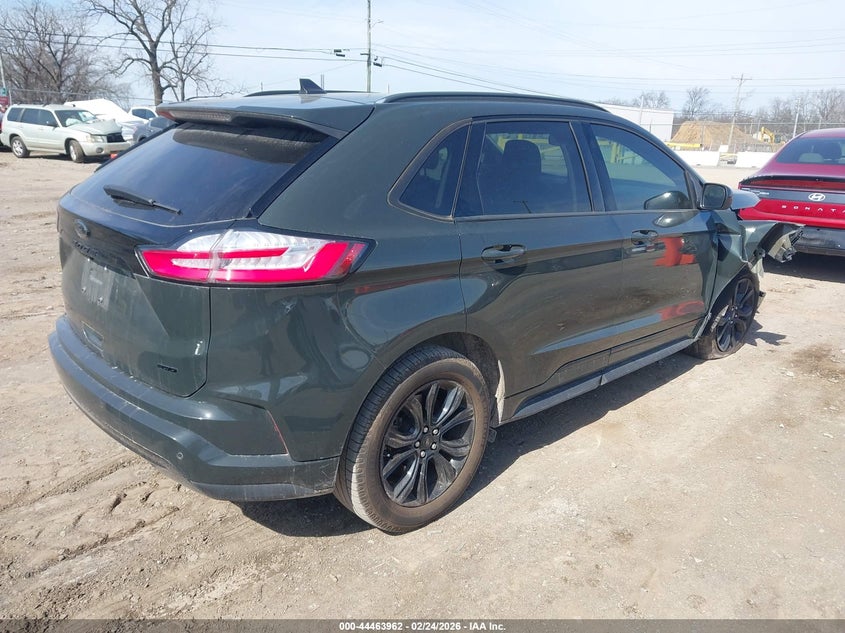 2022 Ford Edge Se