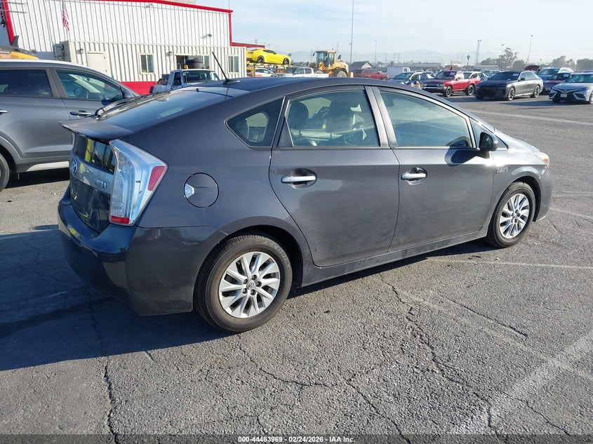 2014 Toyota Prius Plug-In Advanced