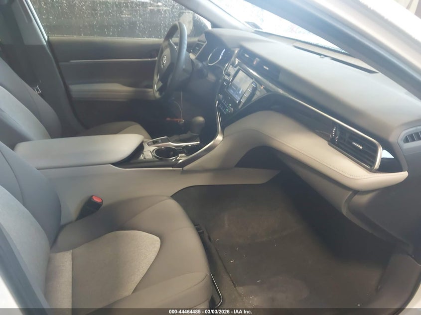 2020 Toyota Camry Le Awd