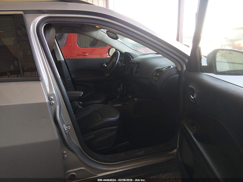 3C4NJCCB0LT154488 2020 Jeep Compass 2.4 Limited Fwd silver