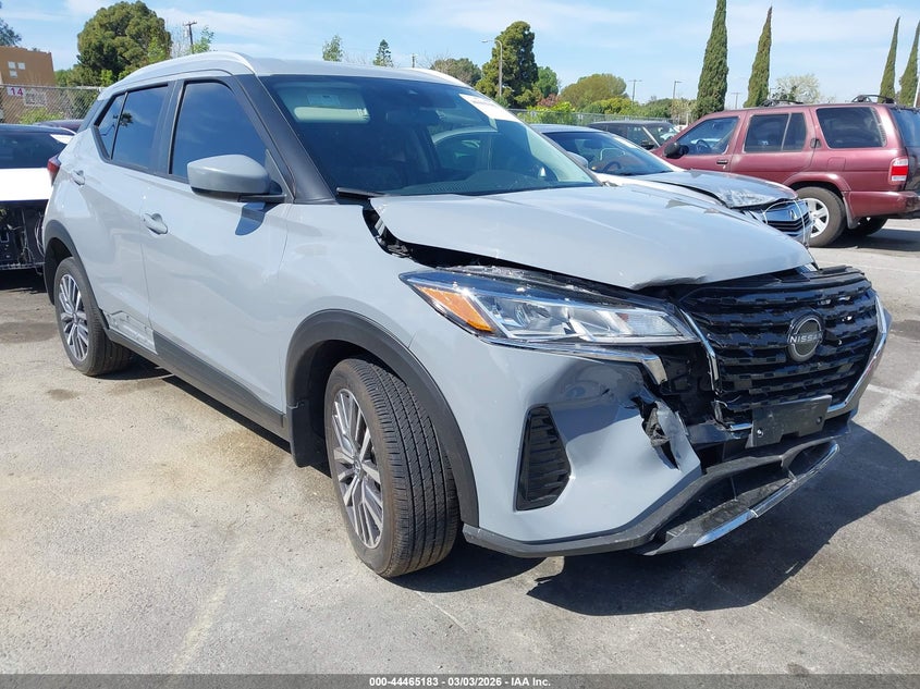 2024 Nissan Kicks Sv Xtronic Cvt