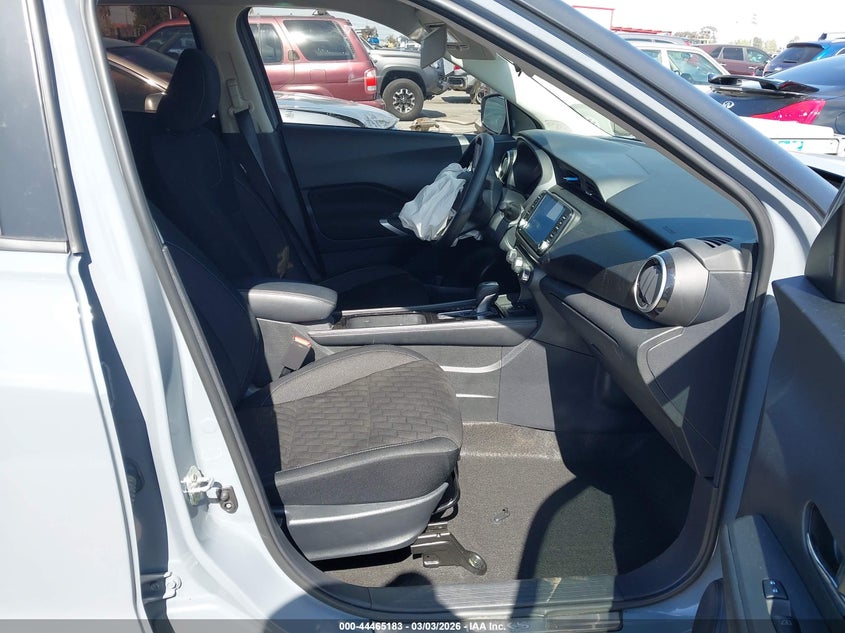 2024 Nissan Kicks Sv Xtronic Cvt