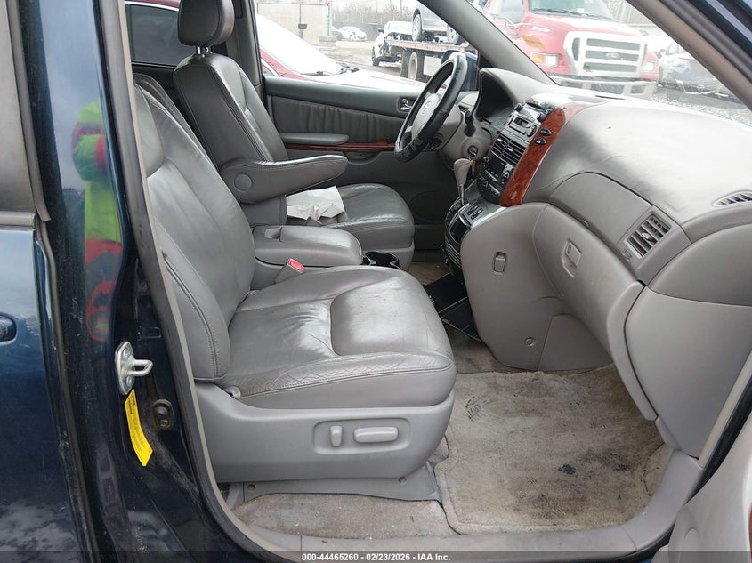 2005 Toyota Sienna Xle