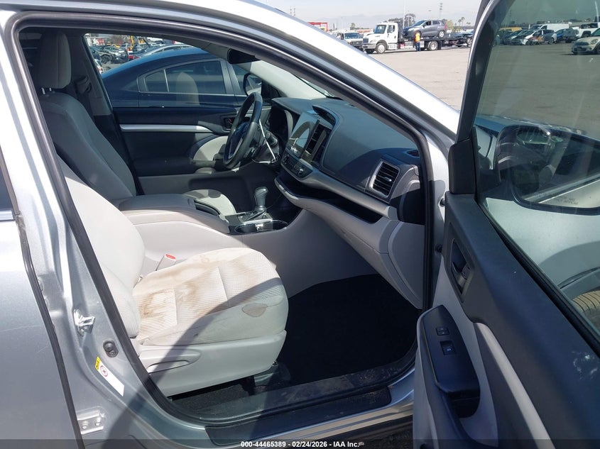 2019 Toyota Highlander Le