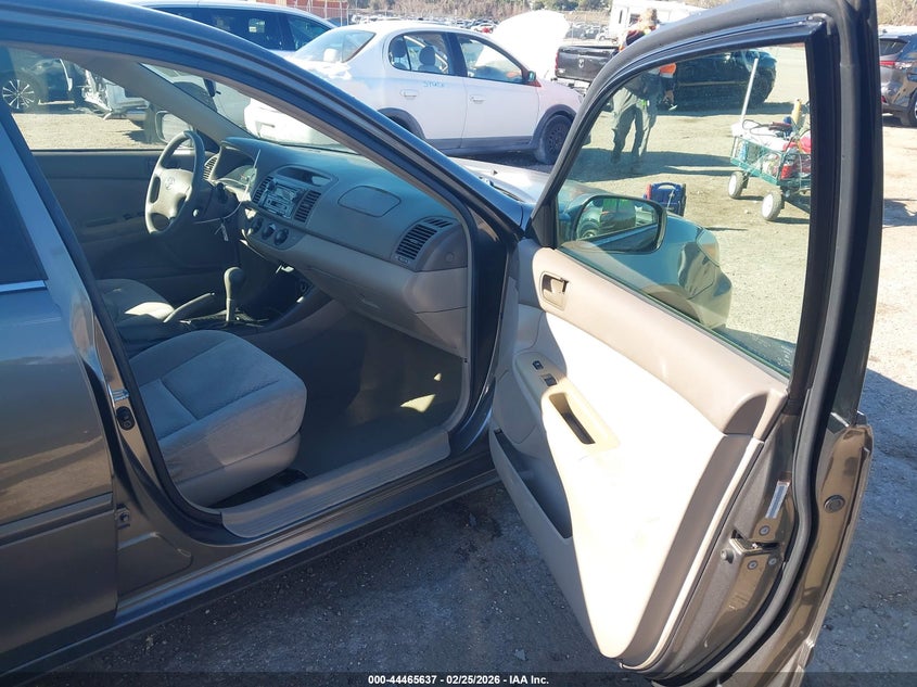 2004 Toyota Camry Le V6