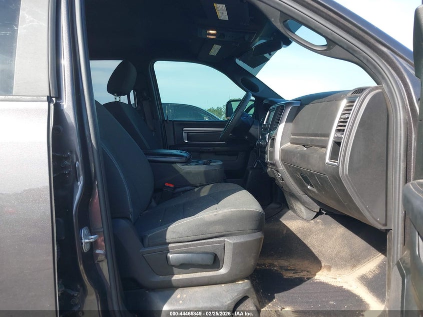 2022 Ram 1500 Classic Warlock 4X2 6'4 Box