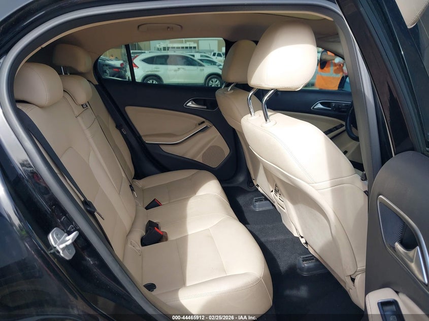 2017 MERCEDES-BENZ GLA 250 auction photo 8