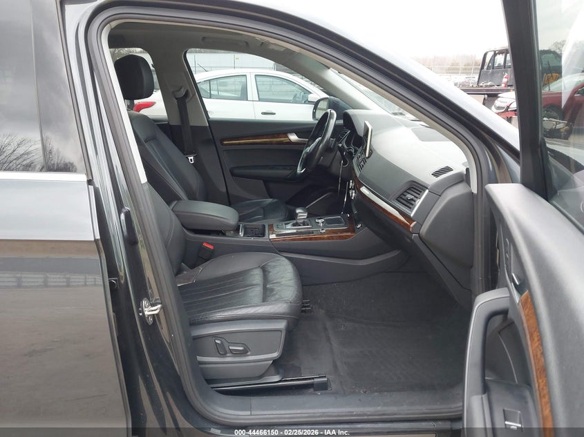 2018 Audi Q5 2.0T Premium/2.0T Tech Premium