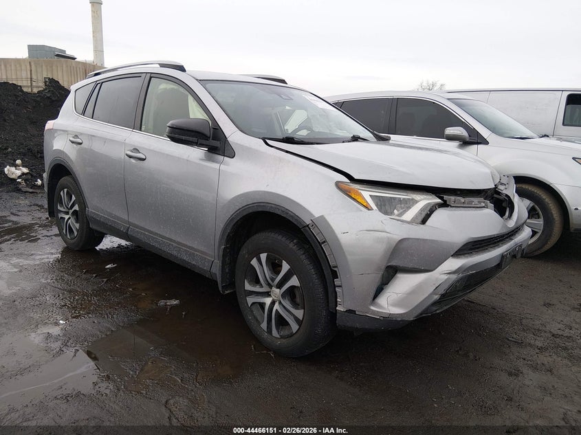 JTMBFREV1JJ233607 2018 Toyota Rav4 Le auction photo 1