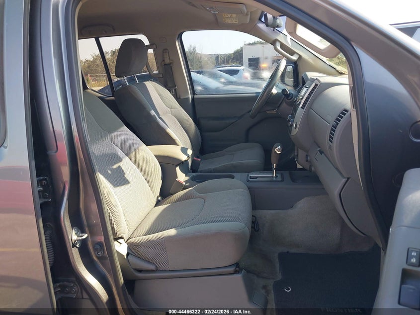 2016 Nissan Frontier Sv