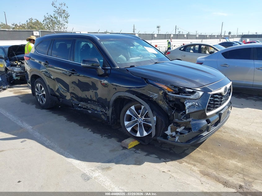 2021 Toyota Highlander Xle