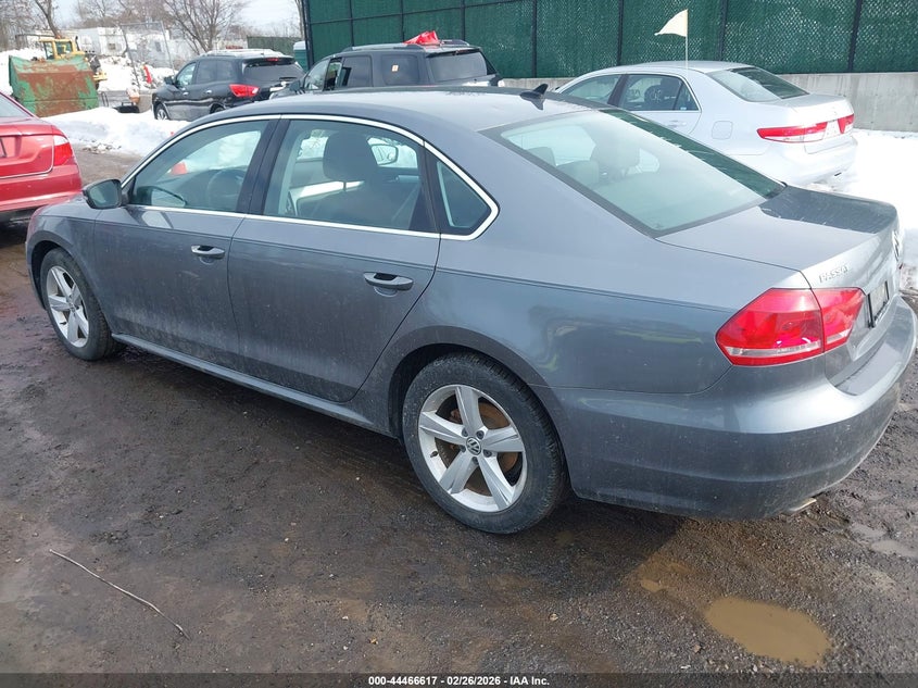 2013 Volkswagen Passat 2.5 2.5L Se grey Lot 111044466617 Vin 1VWBP7A30DC017792