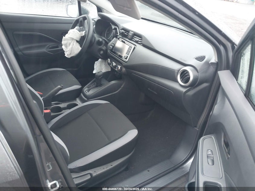 2025 Nissan Versa 1.6 S