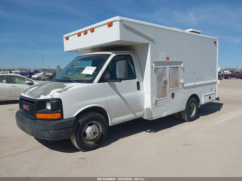 2007 GMC Savana Cutaway Work Van