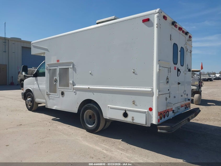 2007 GMC Savana Cutaway Work Van