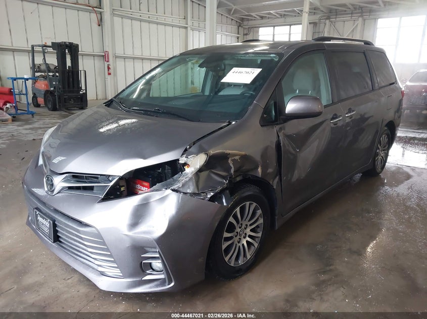 2018 Toyota Sienna Xle 8 Passenger