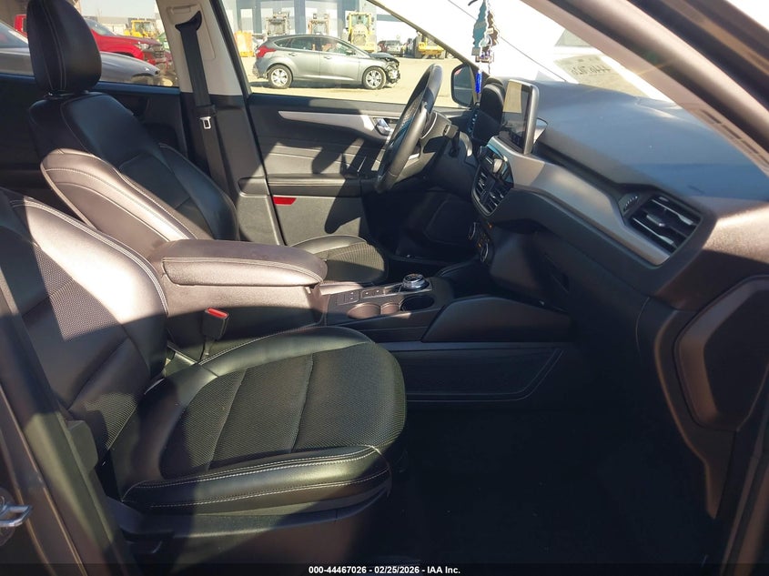 2021 Ford Escape Sel