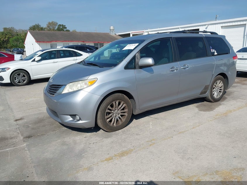 2012 Toyota Sienna 3.5 Xle V6 8 Passenger silver Lot 111044467136 Vin 5TDYK3DC0CS227368