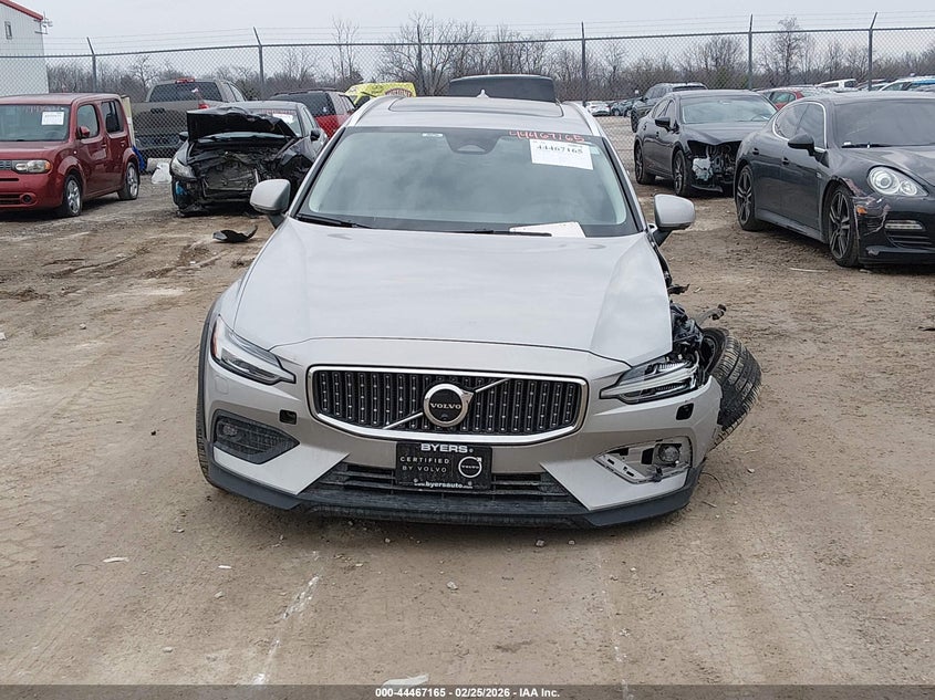2025 Volvo V60 Cross Country Plus, B5 Awd Gas (Mild Hybrid) VIN: YV4L12WK6S2149595 Lot: 44467165