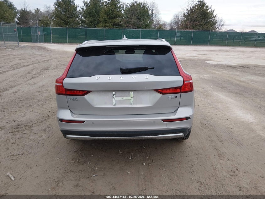 2025 Volvo V60 Cross Country Plus, B5 Awd Gas (Mild Hybrid) VIN: YV4L12WK6S2149595 Lot: 44467165