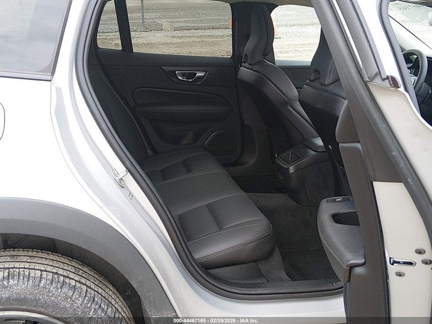 2025 Volvo V60 Cross Country Plus, B5 Awd Gas (Mild Hybrid) VIN: YV4L12WK6S2149595 Lot: 44467165