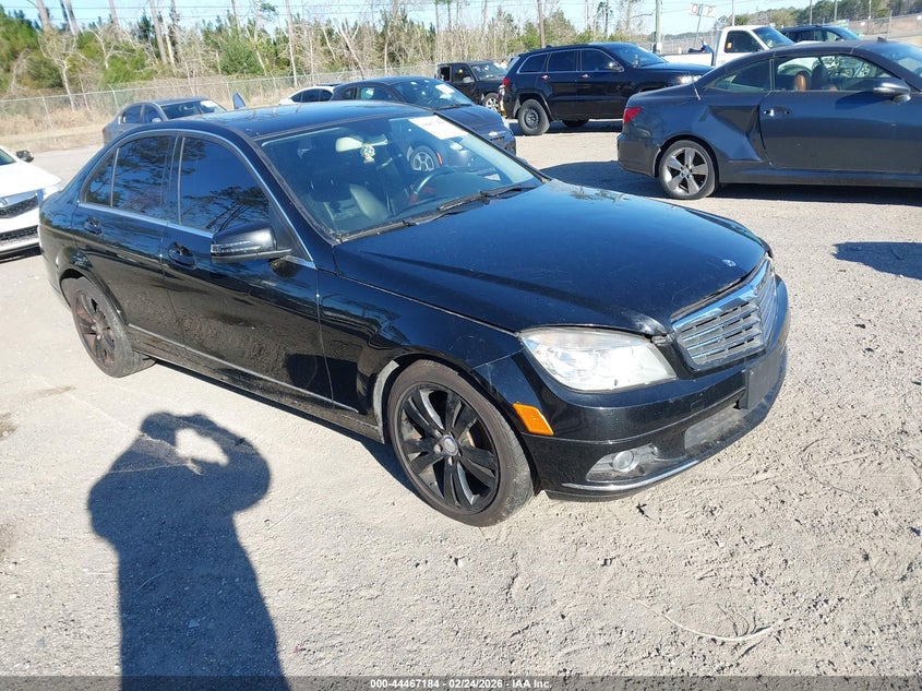 2011 Mercedes-Benz C 300 Luxury 4Matic/Sport 4Matic