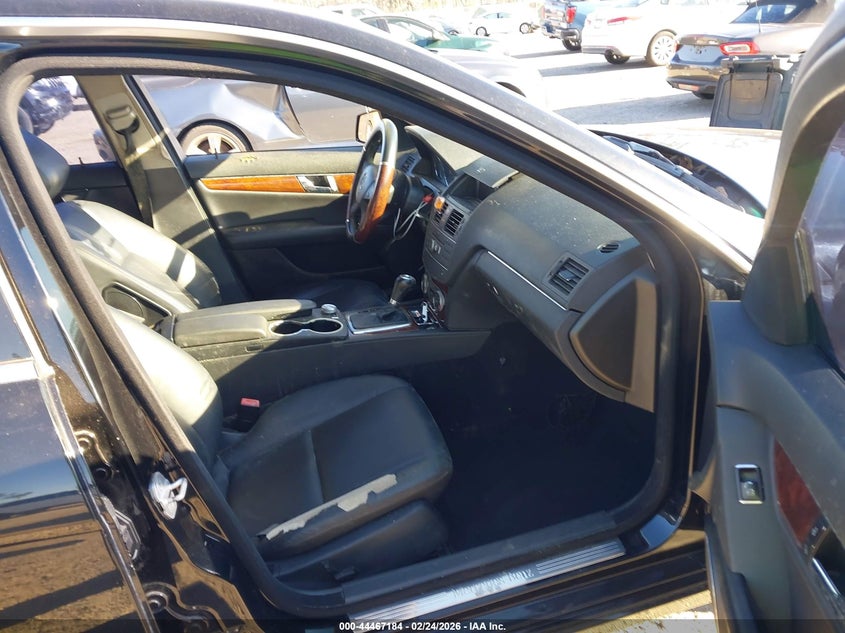 2011 Mercedes-Benz C 300 Luxury 4Matic/Sport 4Matic