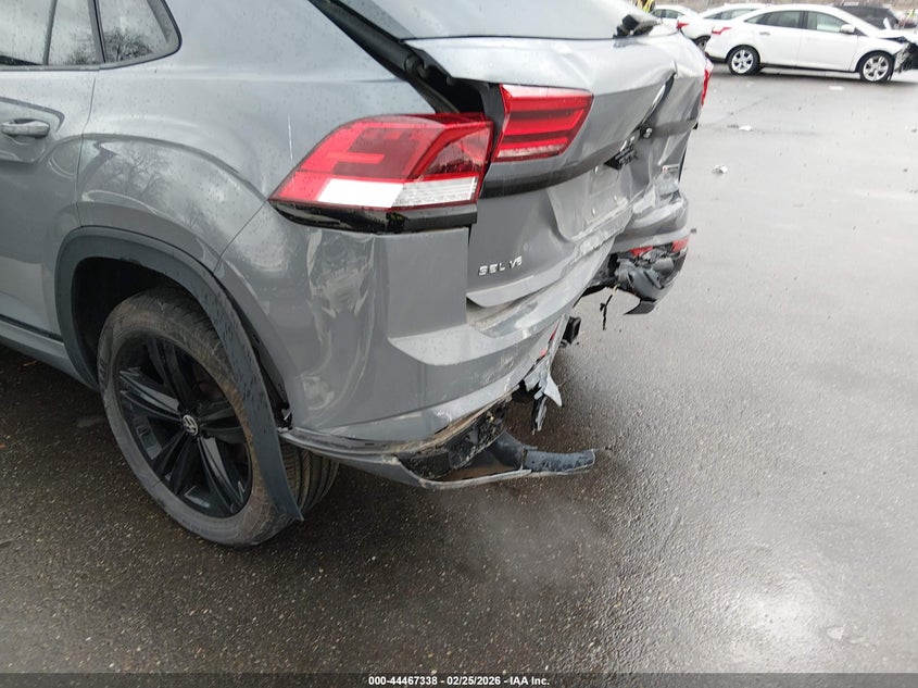 2022 Volkswagen Atlas Cross Sport 3.6L V6 Sel R-Line Black VIN: 1V2AE2CA8NC229066 Lot: 44467338