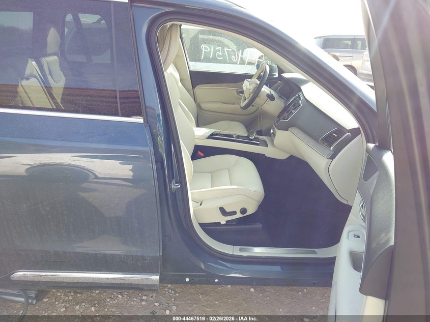 2024 Volvo Xc90 Recharge Plug-In Hybrid T8 Plus Bright Theme 7-Seater