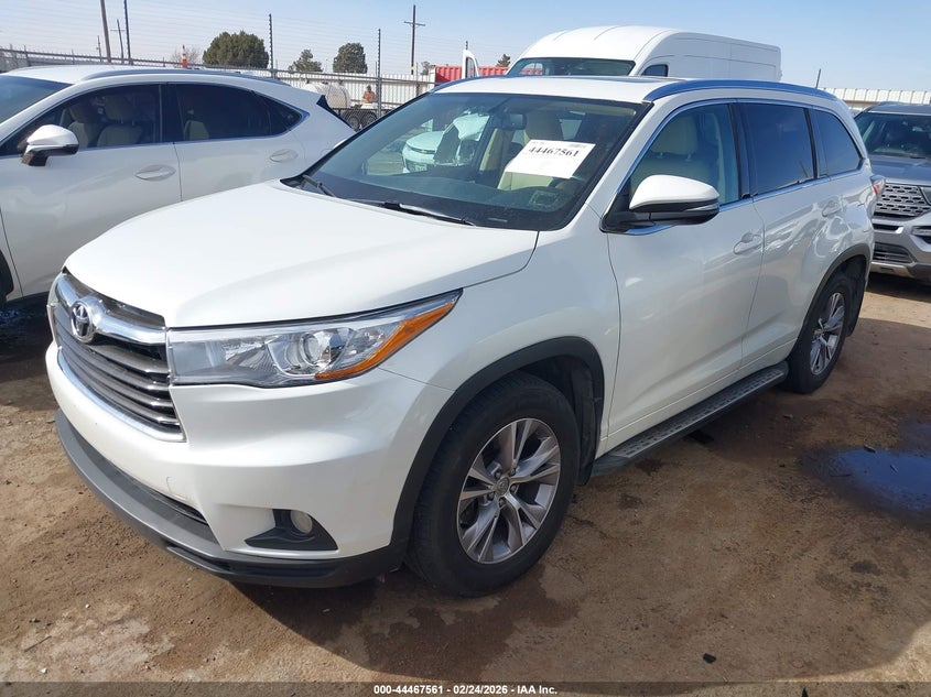 2015 TOYOTA HIGHLANDER auction photo 2