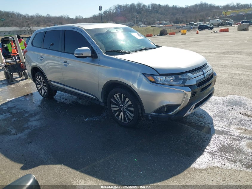 2019 MITSUBISHI OUTLANDER SE