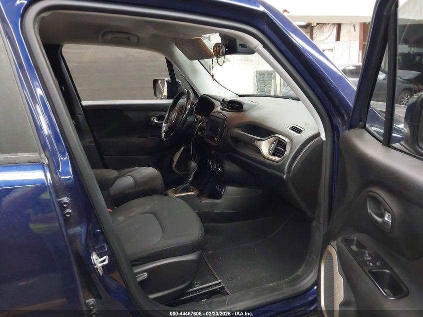 2017 Jeep Renegade Latitude Fwd