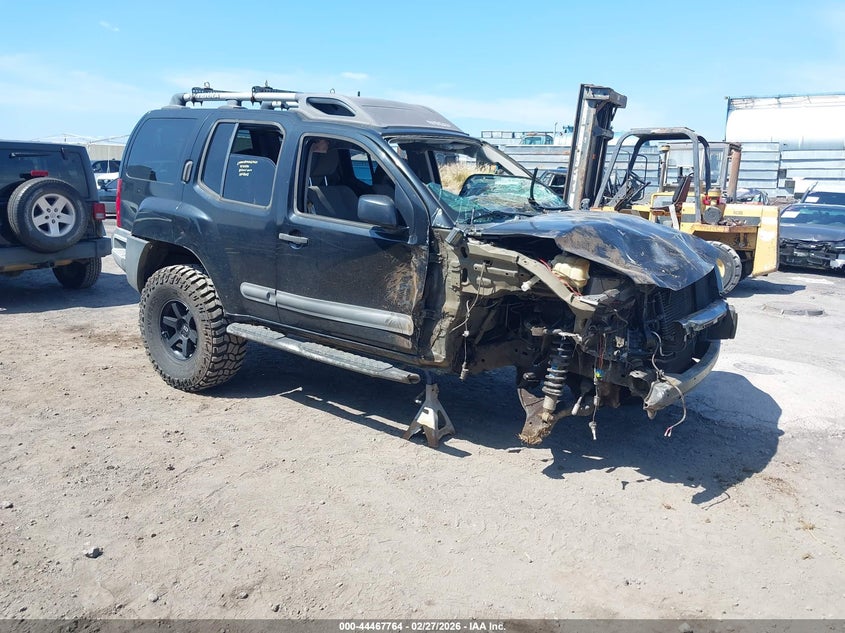 2013 NISSAN XTERRA S