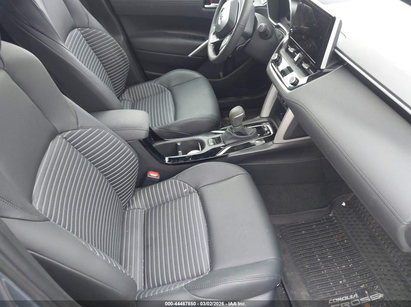 2025 Toyota Corolla Cross Hybrid Xse