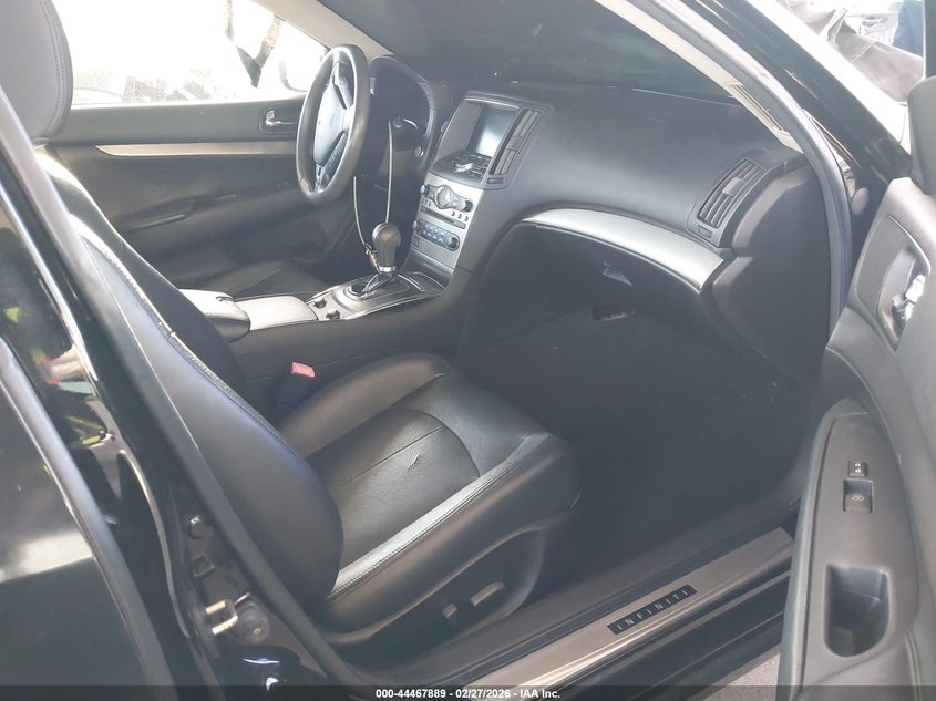 2011 Infiniti G37 Journey