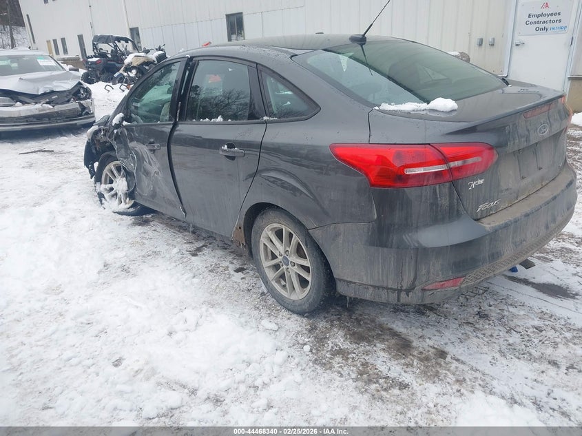 Vin: 1fadp3f22hl326423, lot: 44965006, ford focus se 20173