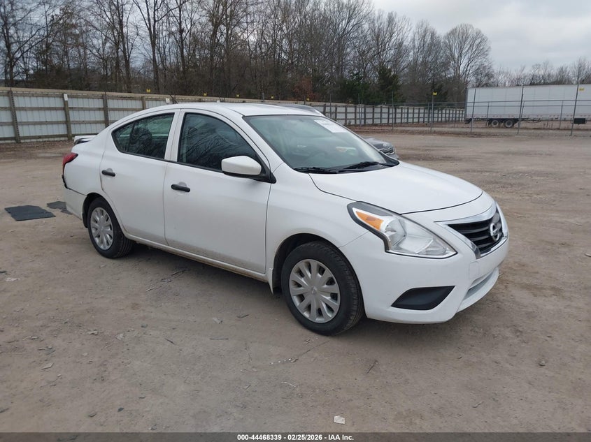 2017 Nissan Versa 1.6 S+